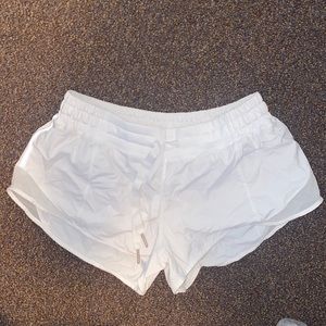 Lululemon white Hotty Hot shorts size 8